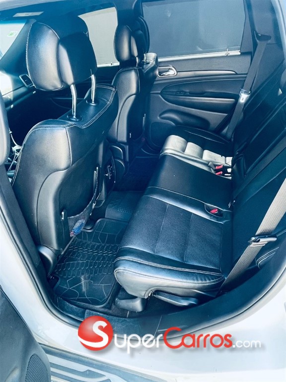 2017 Jeep Grand Cherokee Laredo — foto 10 / 12