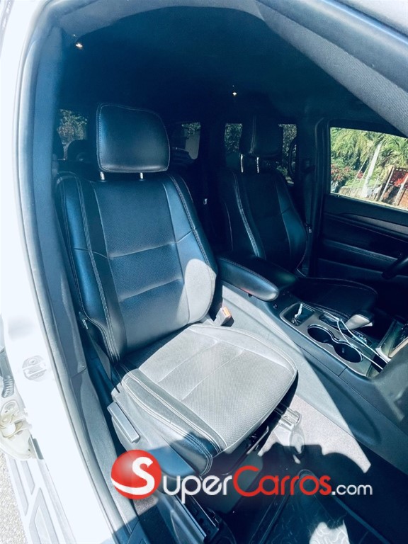 2017 Jeep Grand Cherokee Laredo — foto 12 / 12