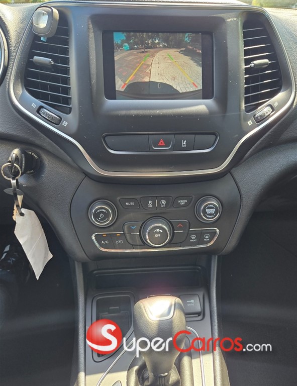 2021 Jeep Cherokee Latitude — foto 10 / 11