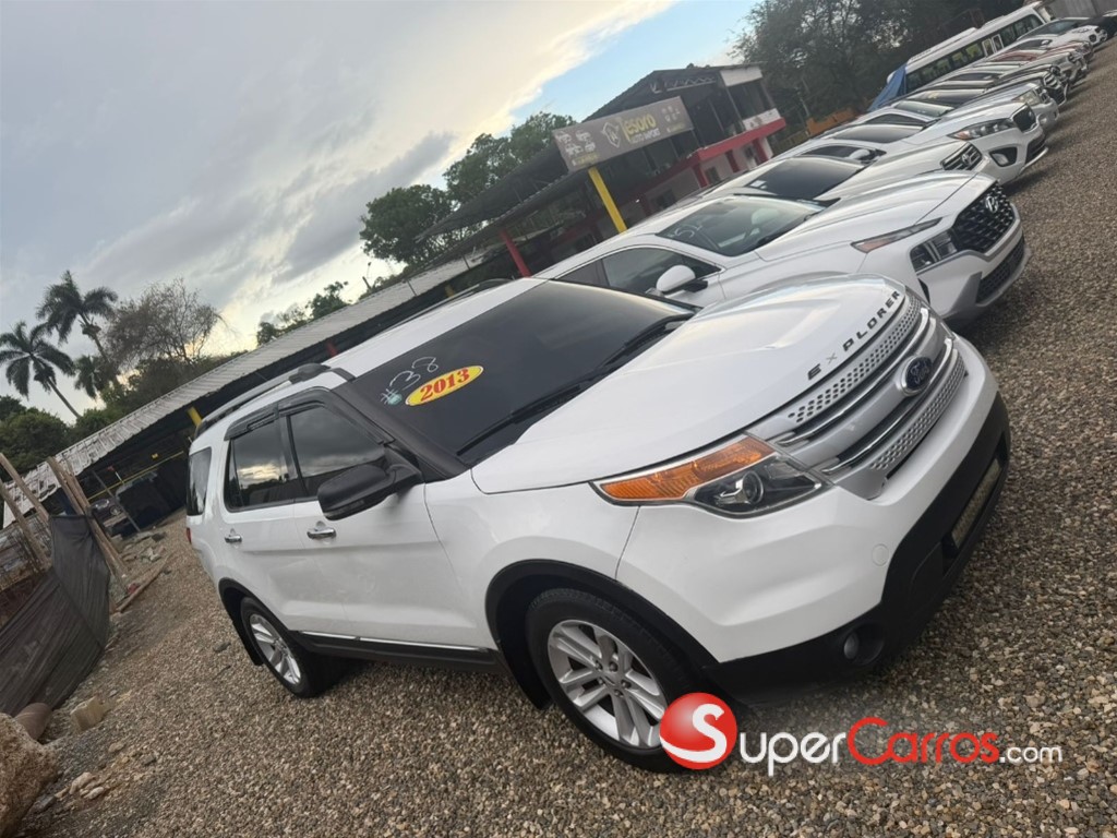 2013 Ford Explorer XLT — foto 2 / 4