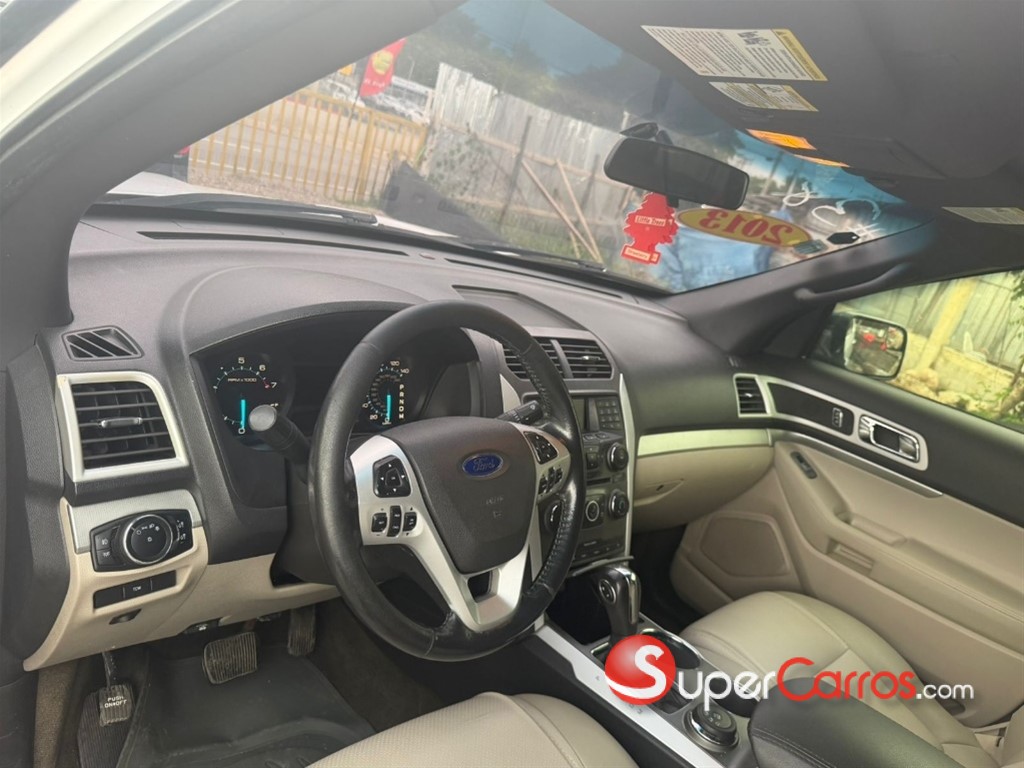 2013 Ford Explorer XLT — foto 3 / 4