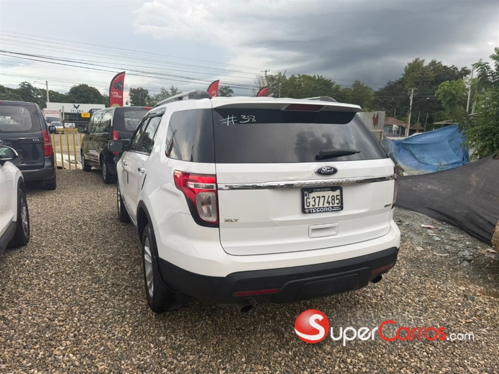 2013 Ford Explorer XLT — foto 4 / 4