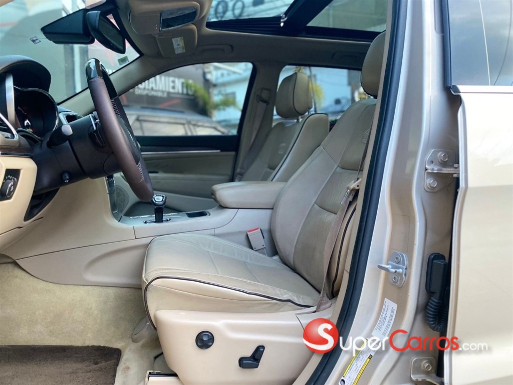2014 Jeep Grand Cherokee Overland — foto 8 / 10