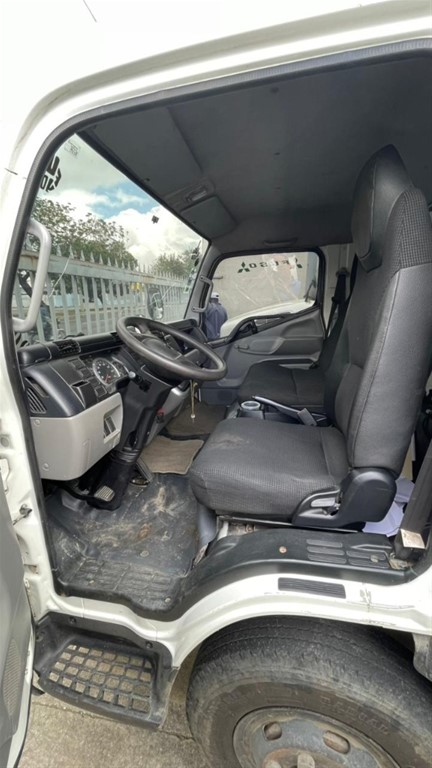 2022 Mitsubishi Motors Canter Fulgon — foto 2 / 6