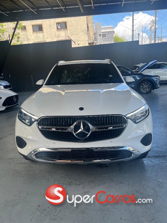2025 Mercedes-Benz Clase GLC 200 — foto 3 / 6