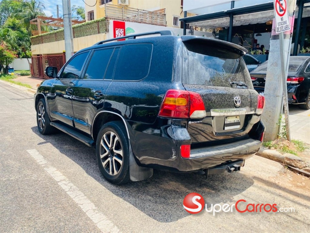 2013 Toyota Land Cruiser — foto 3 / 10