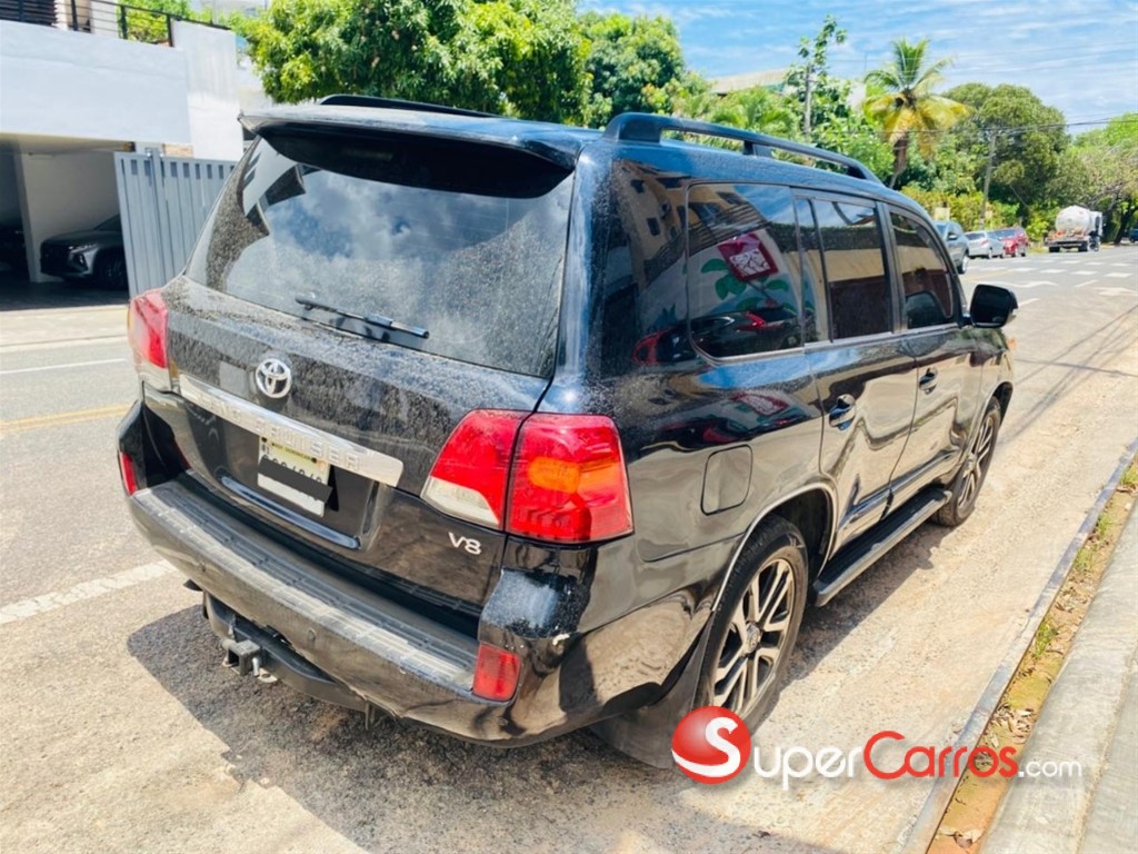 2013 Toyota Land Cruiser — foto 4 / 10