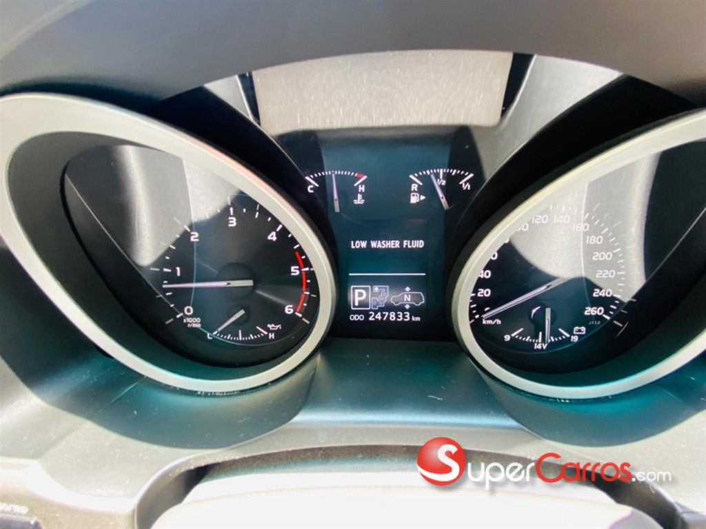 2013 Toyota Land Cruiser — foto 5 / 10