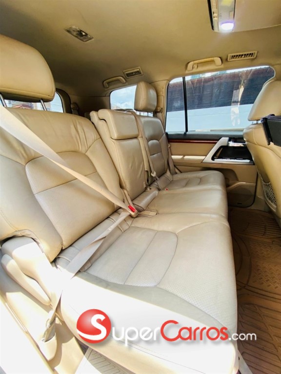 2013 Toyota Land Cruiser — foto 8 / 10