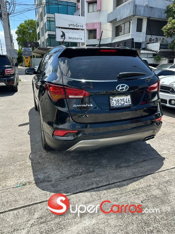2017 Hyundai Santa Fe — foto 2 / 9