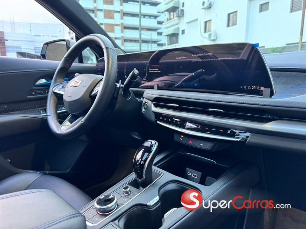 2024 Cadillac XT4 350 T — foto 4 / 10