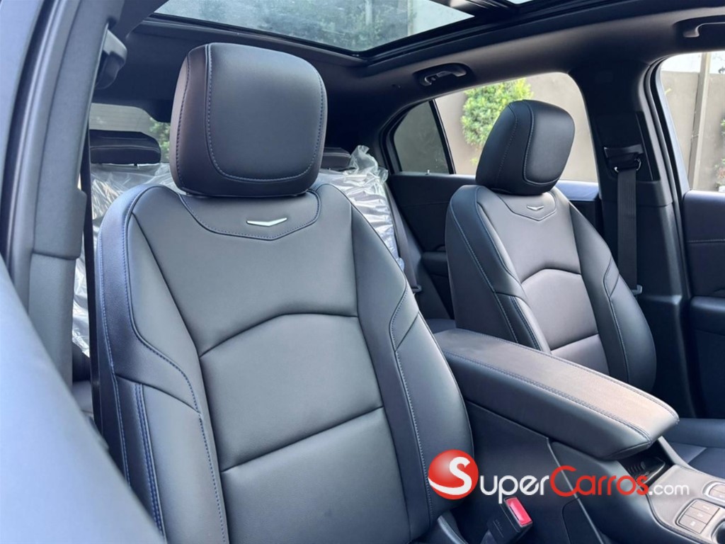 2024 Cadillac XT4 350 T — foto 5 / 10