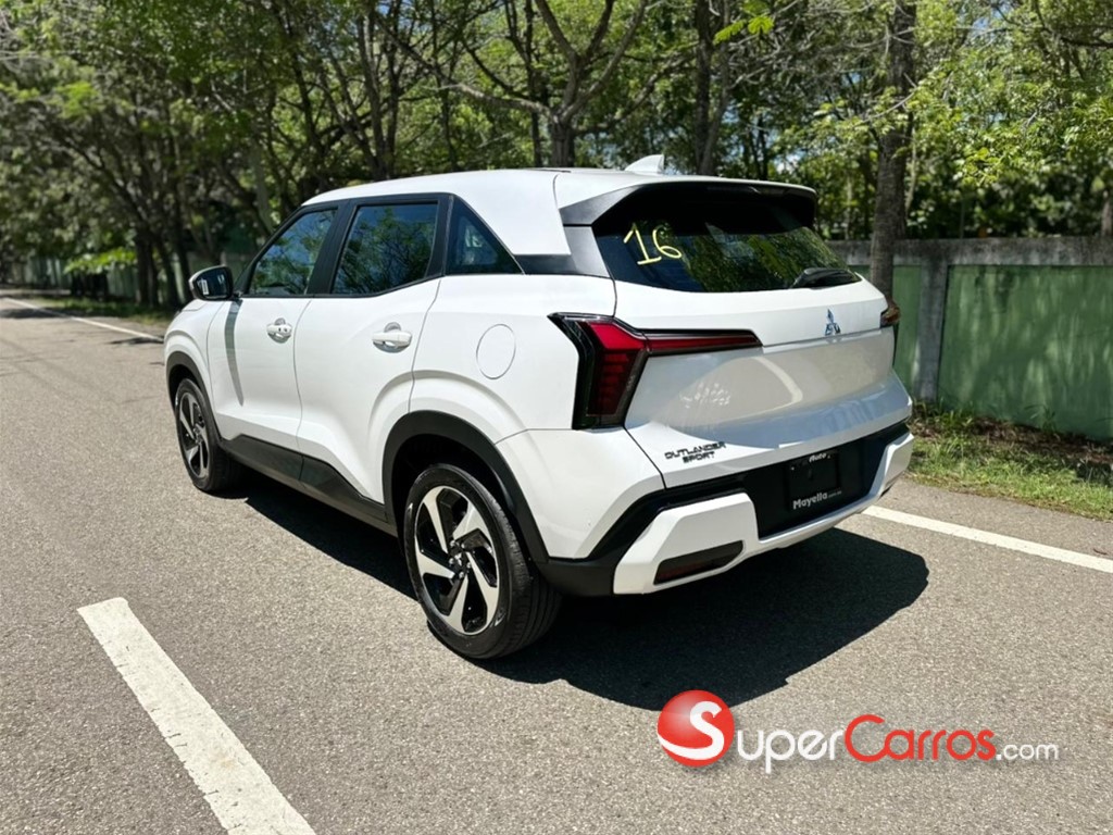 2027 Mitsubishi Motors Outlander Sport — foto 10 / 12