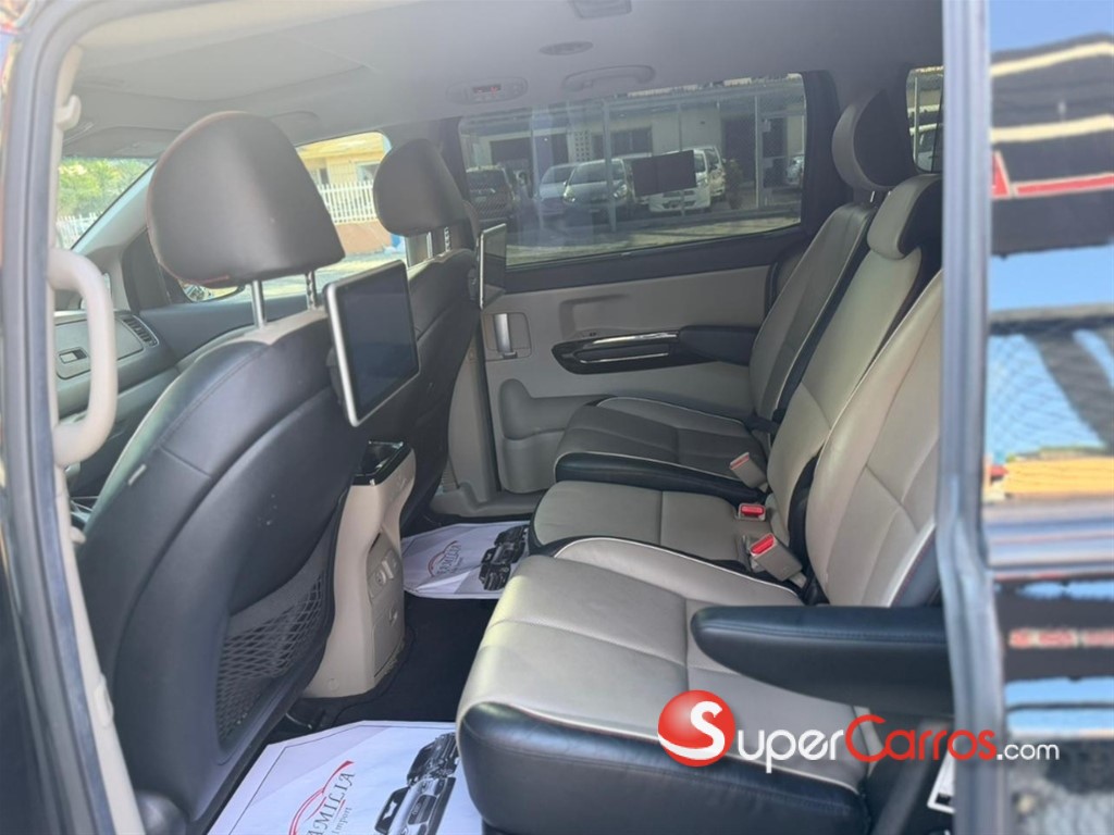 2020 Kia Sedona EX — foto 7 / 11