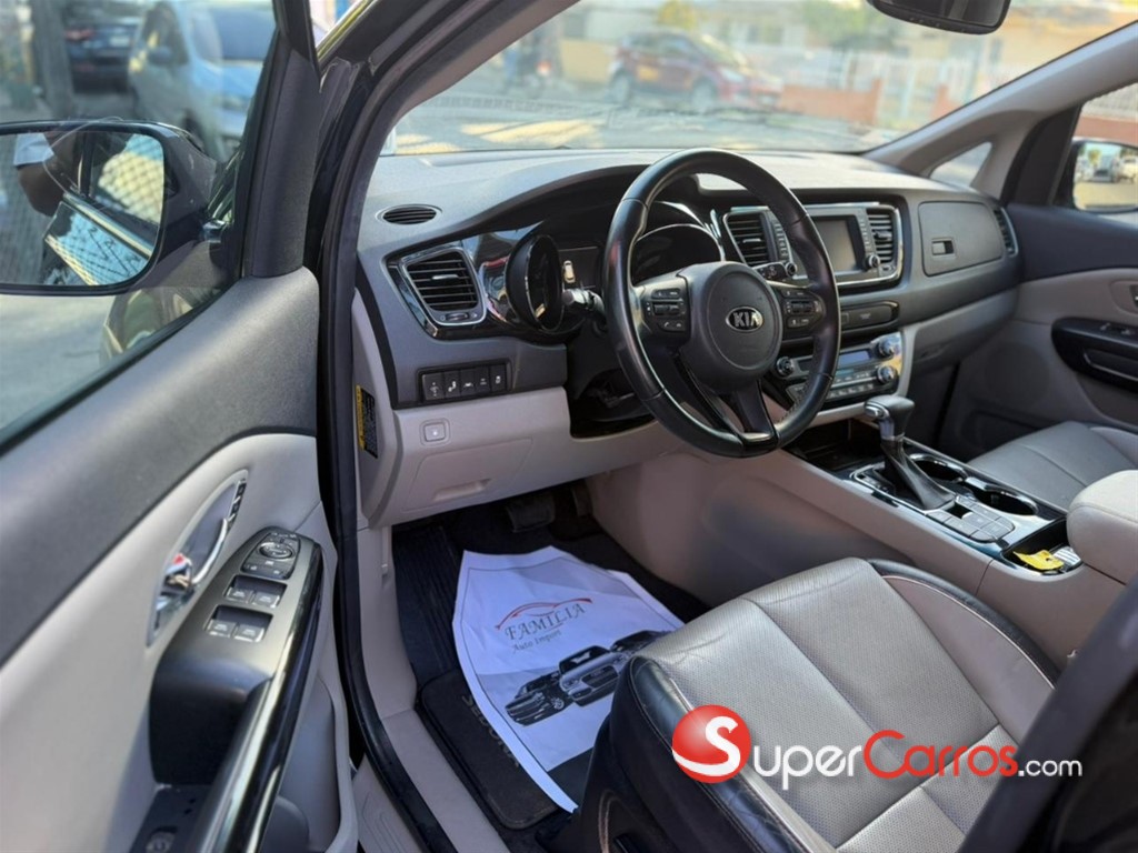 2020 Kia Sedona EX — foto 8 / 11