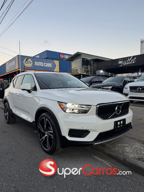 2020 Volvo XC40