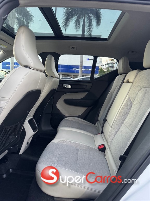 2020 Volvo XC40 — foto 7 / 11