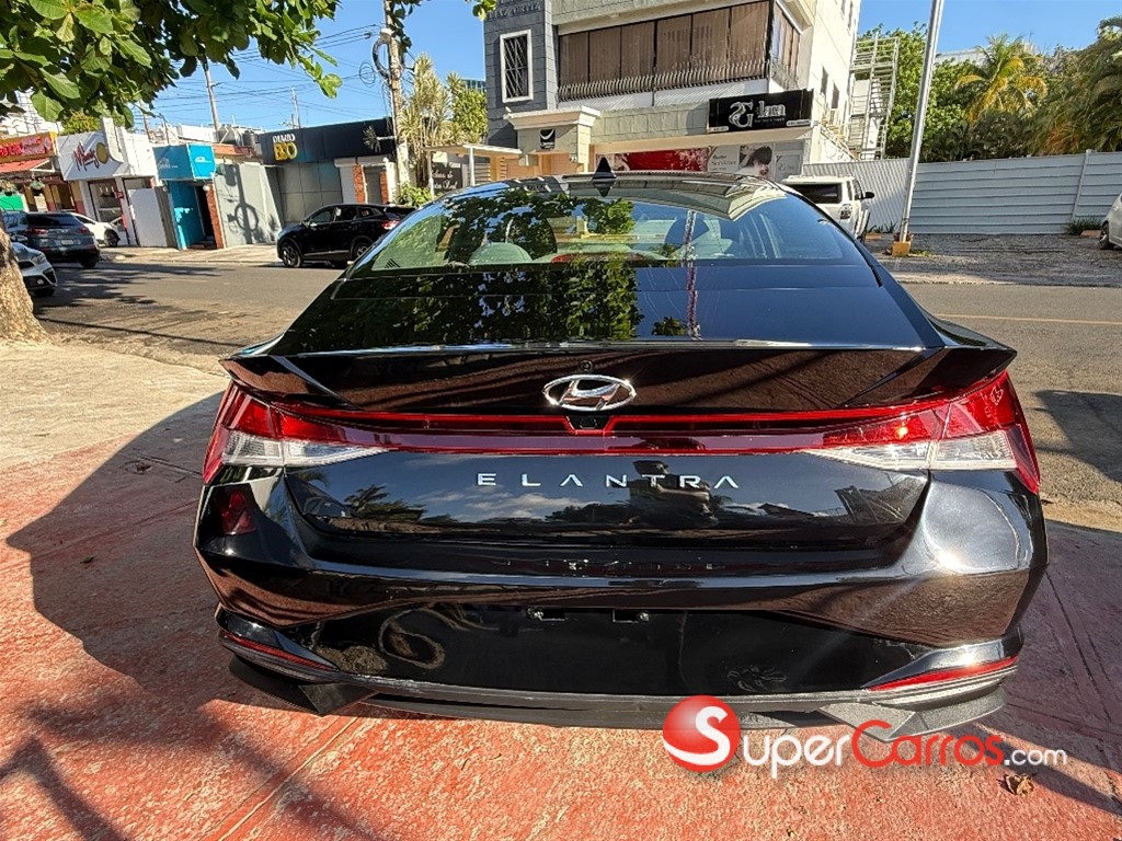 2021 Hyundai Elantra SEL — foto 6 / 12