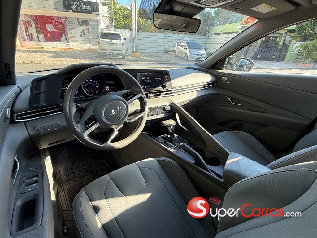 2021 Hyundai Elantra SEL — foto 10 / 12