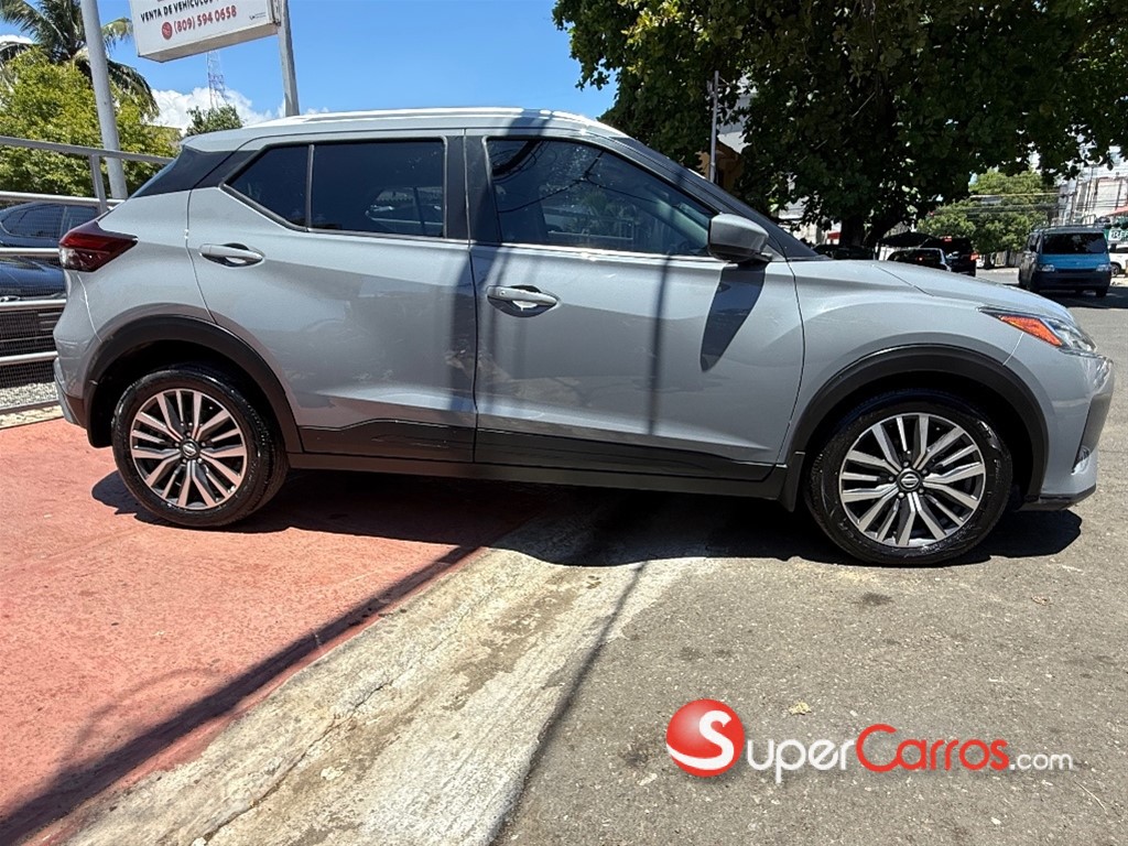 2021 Nissan Kicks SV — foto 4 / 12