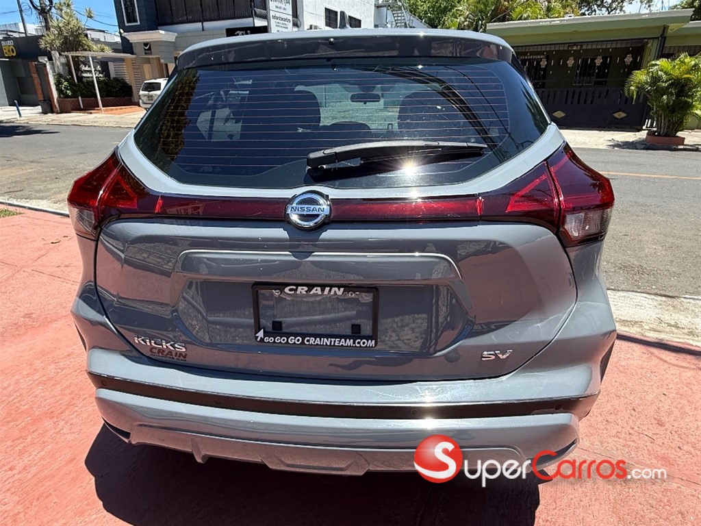 2021 Nissan Kicks SV — foto 6 / 12