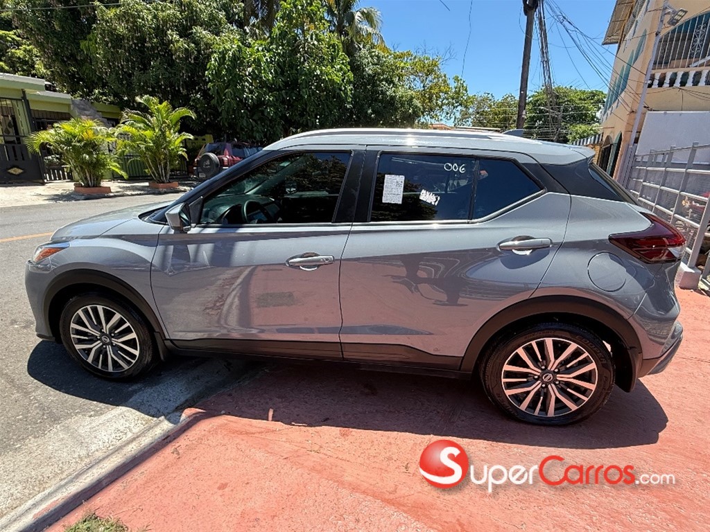2021 Nissan Kicks SV — foto 8 / 12