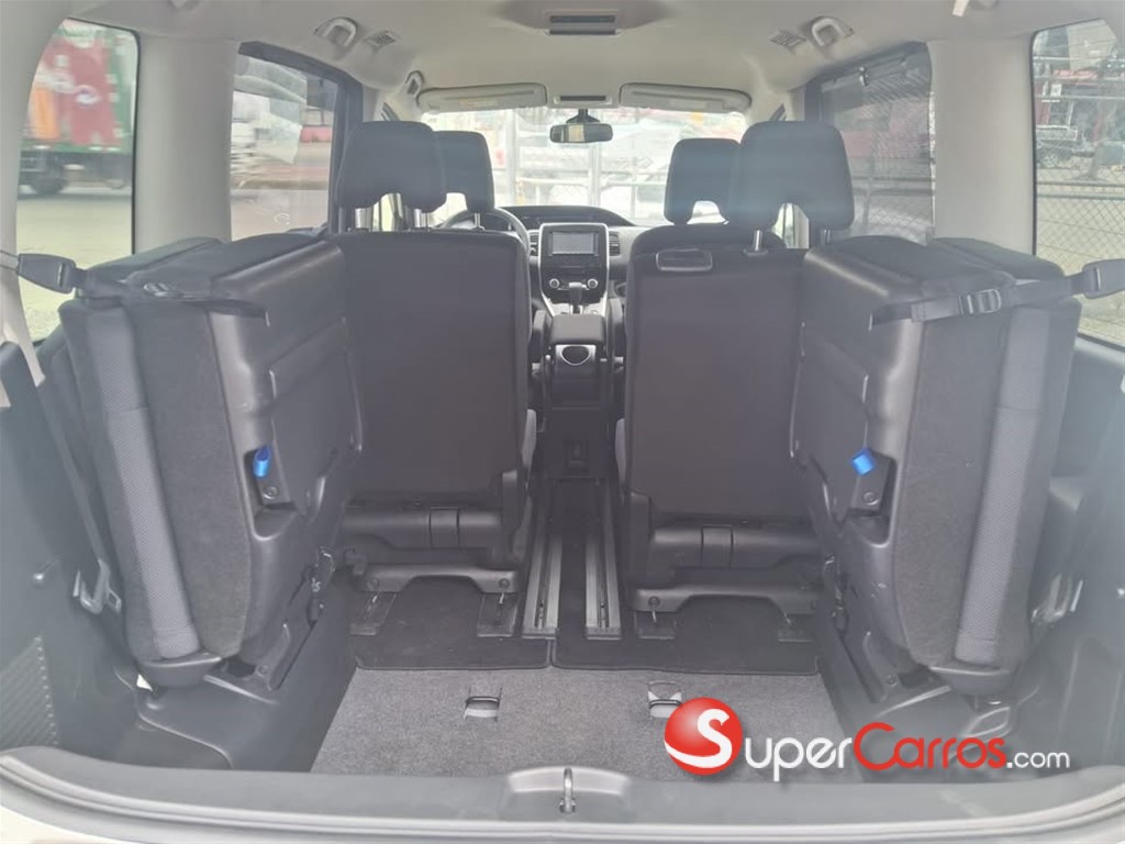 2020 Nissan Serena — foto 2 / 12