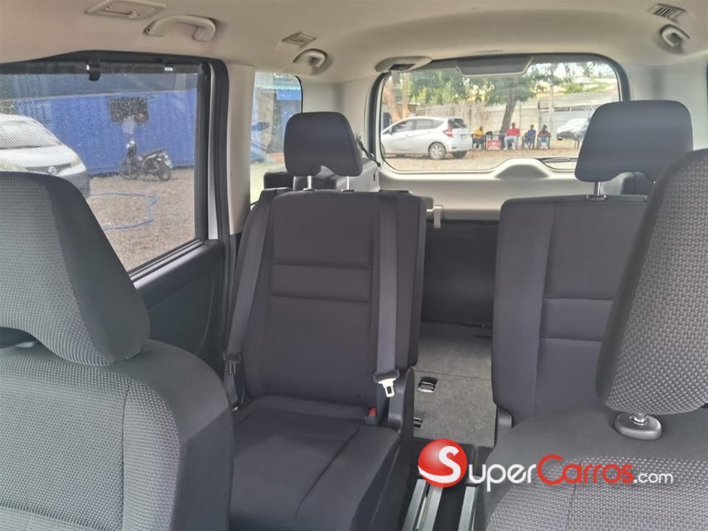 2020 Nissan Serena — foto 3 / 12