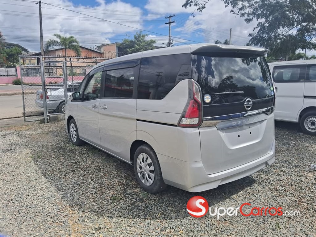 2020 Nissan Serena — foto 8 / 12