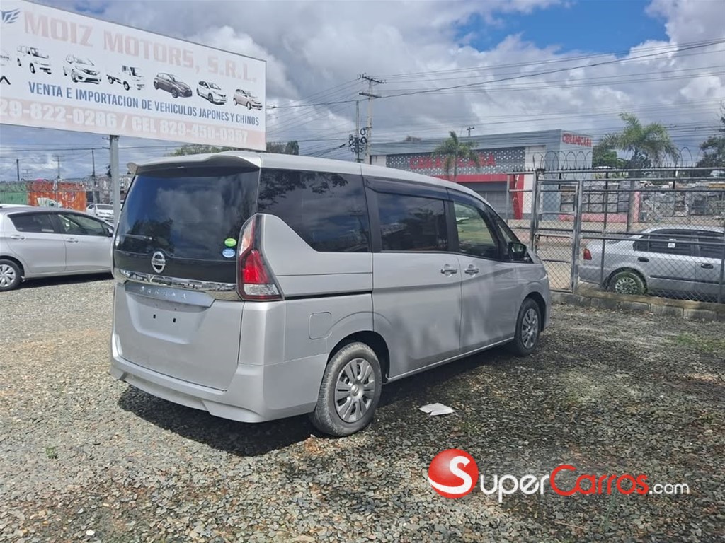 2020 Nissan Serena — foto 11 / 12