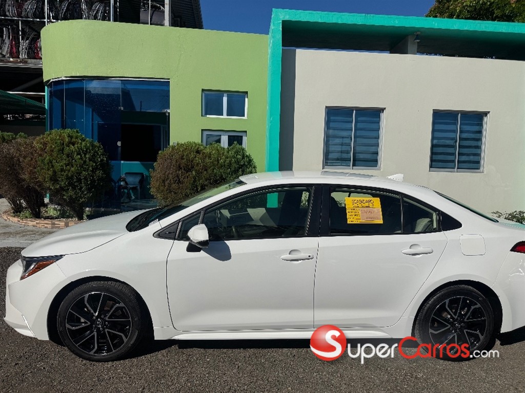 2020 Toyota Corolla LE — foto 9 / 12
