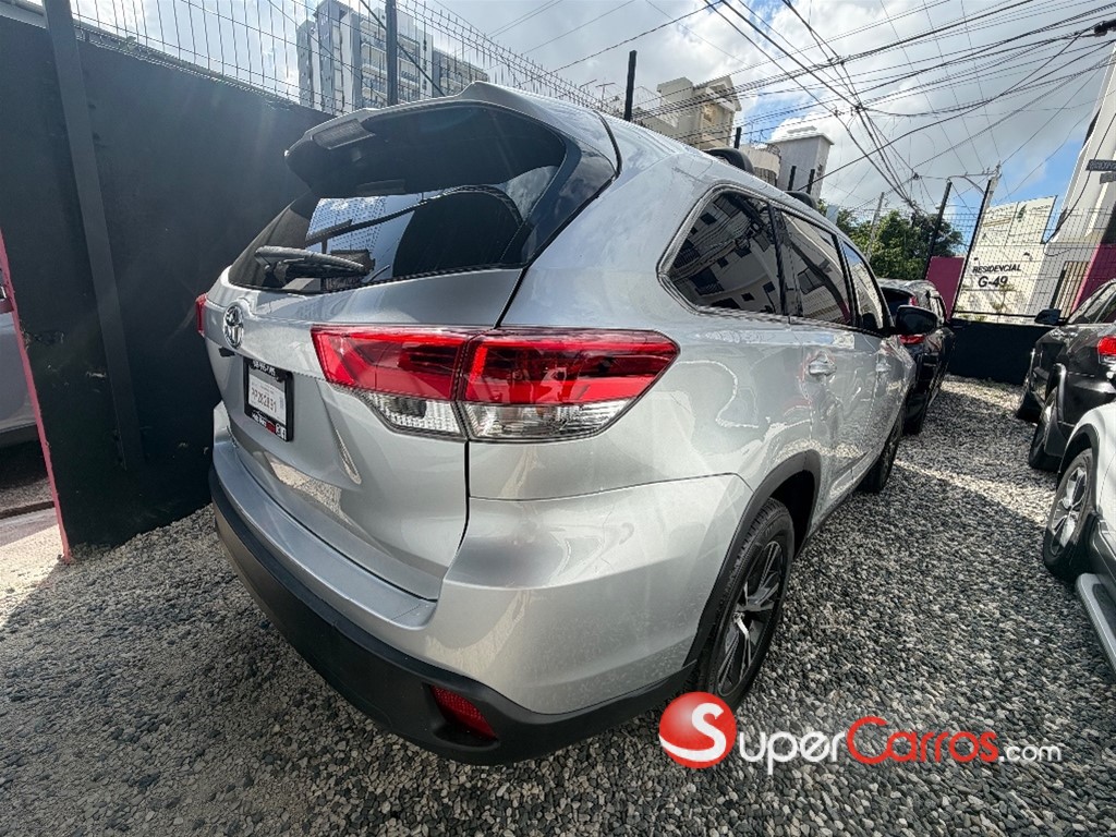 2019 Toyota Highlander LE Plus — foto 5 / 12