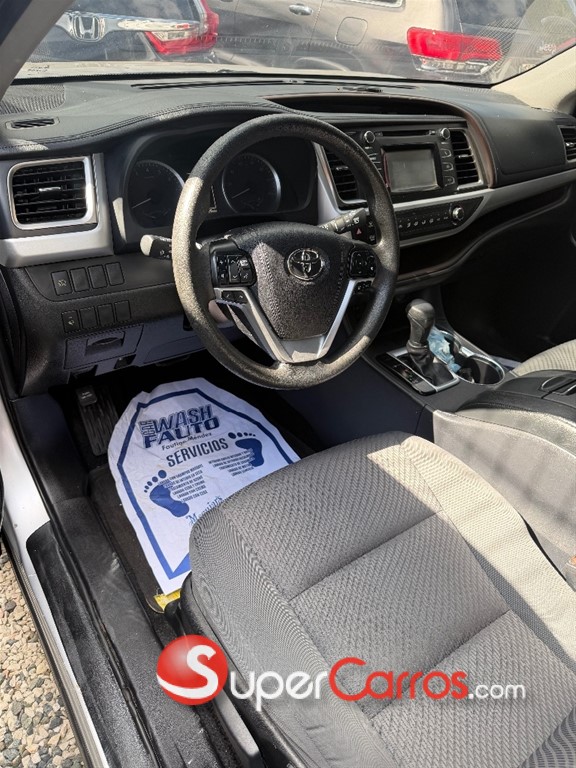 2019 Toyota Highlander LE Plus — foto 6 / 12