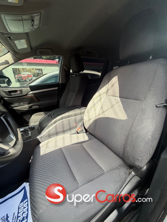 2019 Toyota Highlander LE Plus — foto 7 / 12