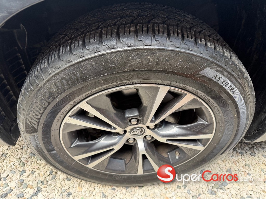 2019 Toyota Highlander LE Plus — foto 9 / 12