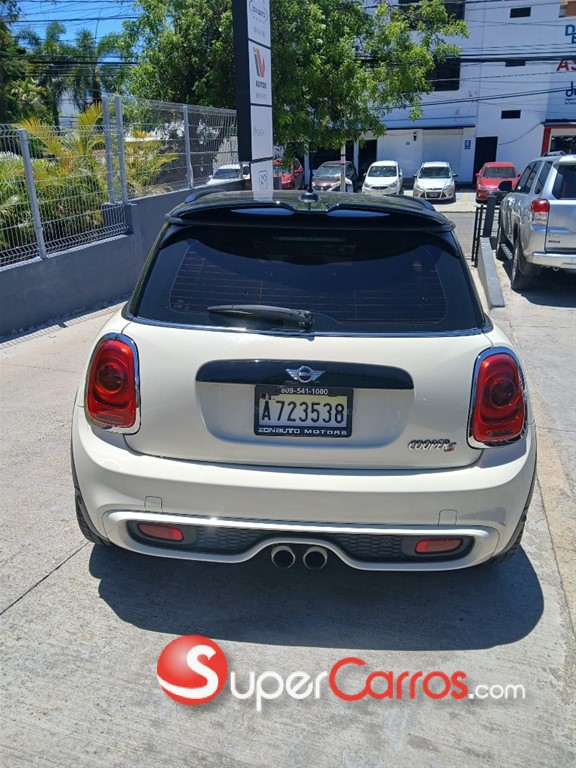 2017 Mini Cooper S Hardtop — foto 8 / 10