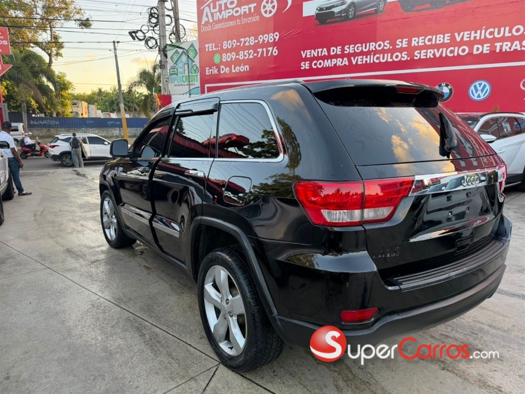 2013 Jeep Cherokee Laredo — foto 6 / 9