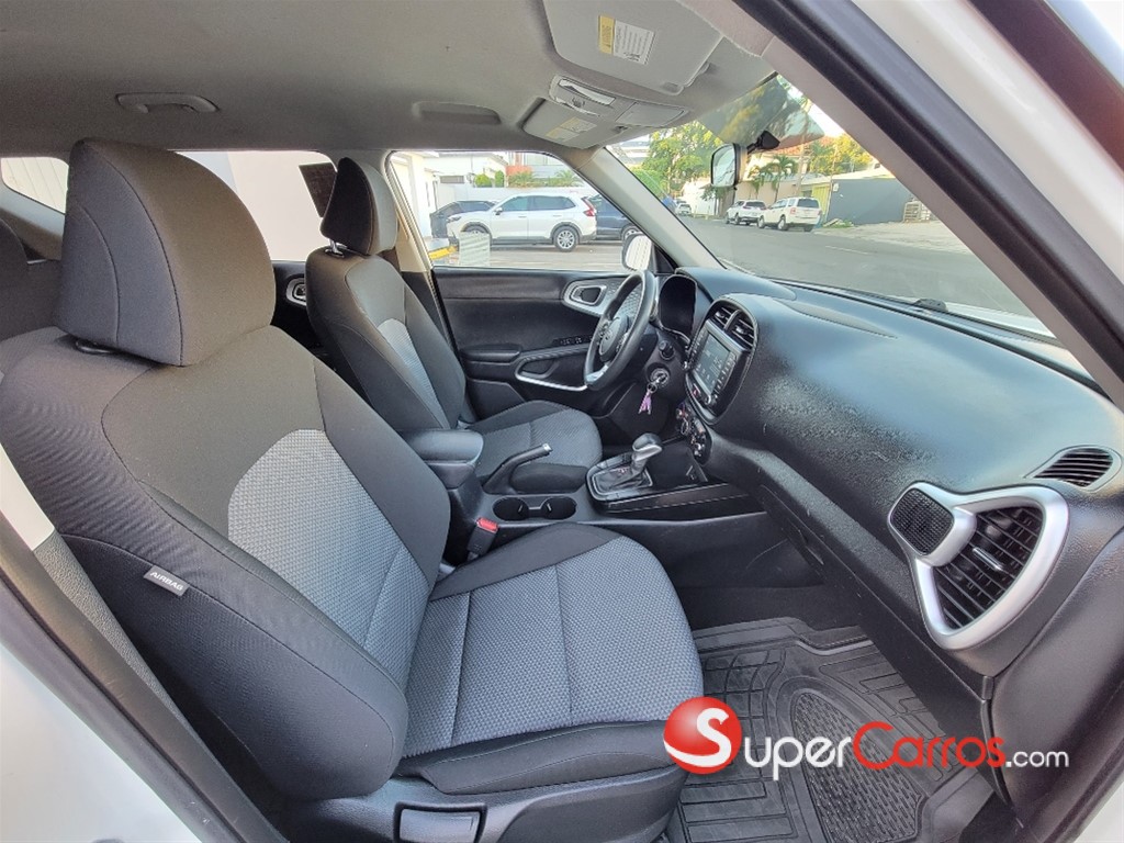 2021 Kia Soul — foto 8 / 10