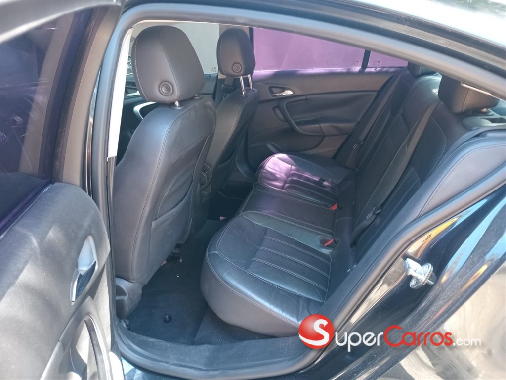 2011 Buick REGAL — foto 11 / 12