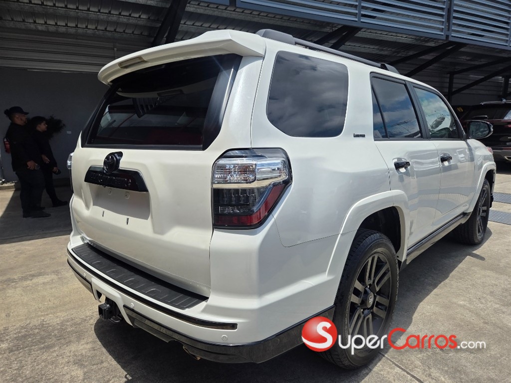 2021 Toyota 4 Runner Limited Nightshade — foto 4 / 8
