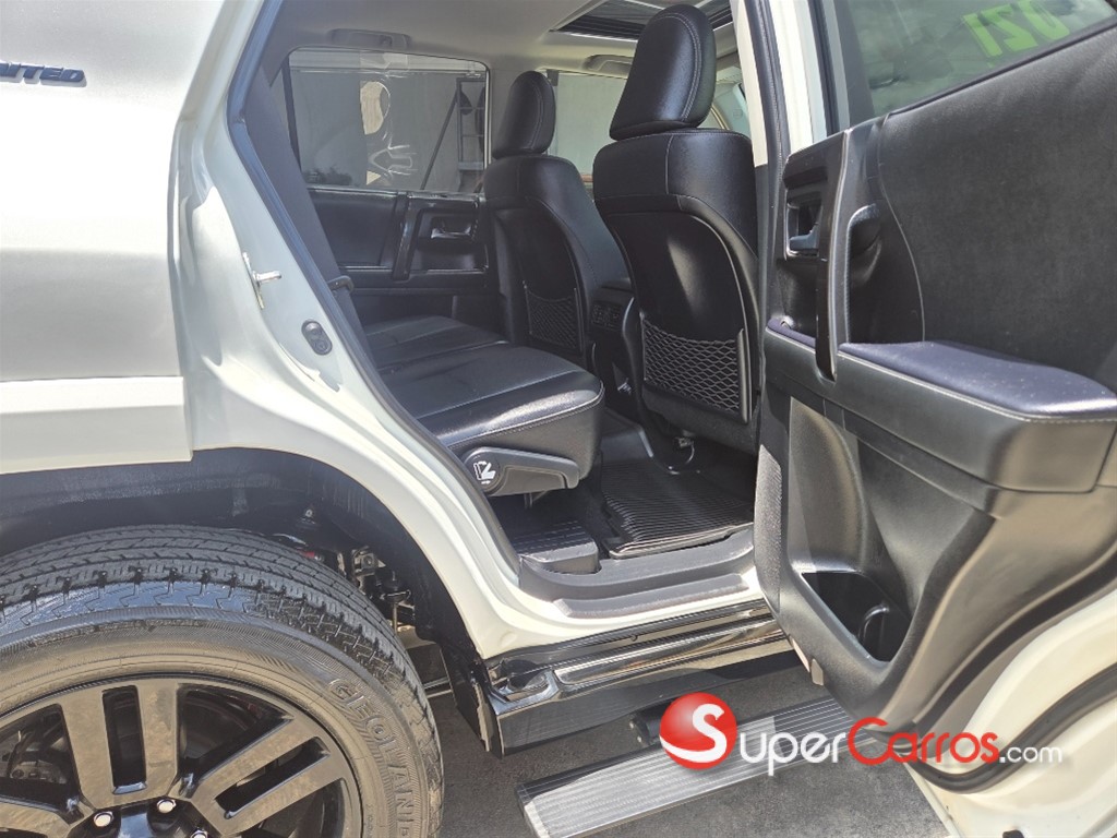 2021 Toyota 4 Runner Limited Nightshade — foto 8 / 8