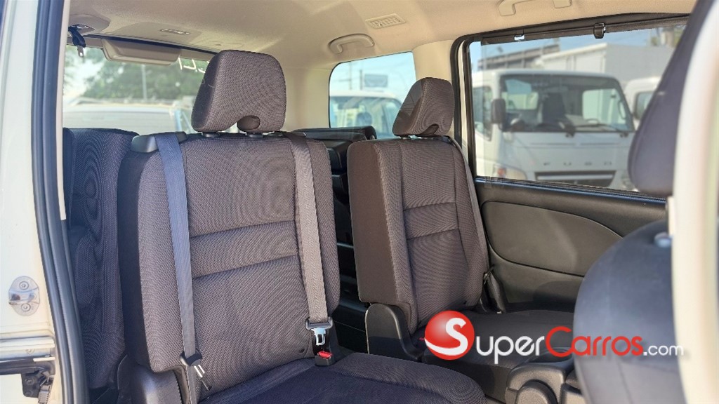 2019 Nissan Serena — foto 10 / 12