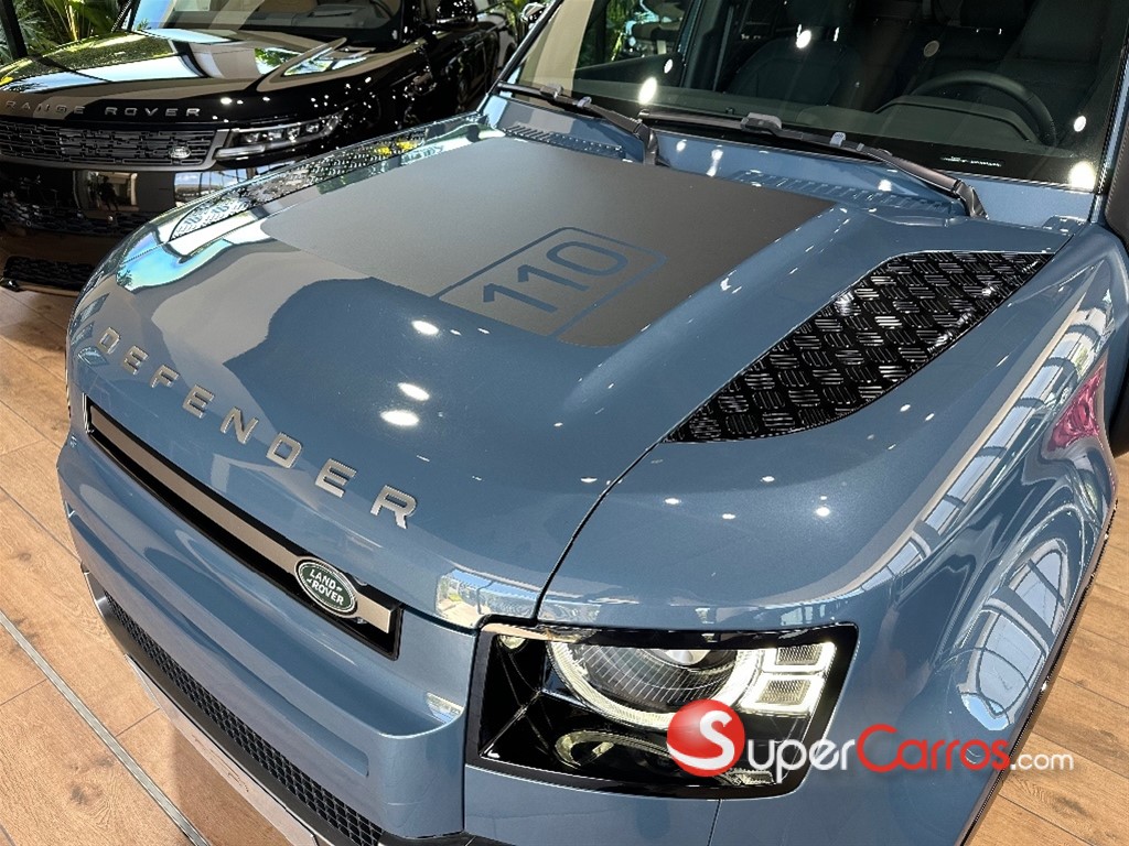 2025 Land Rover Defender 110 SE HYBRID — foto 2 / 10