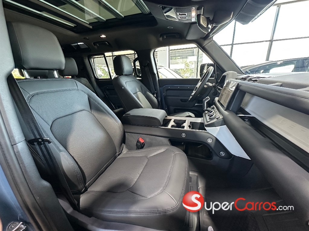 2025 Land Rover Defender 110 SE HYBRID — foto 6 / 10