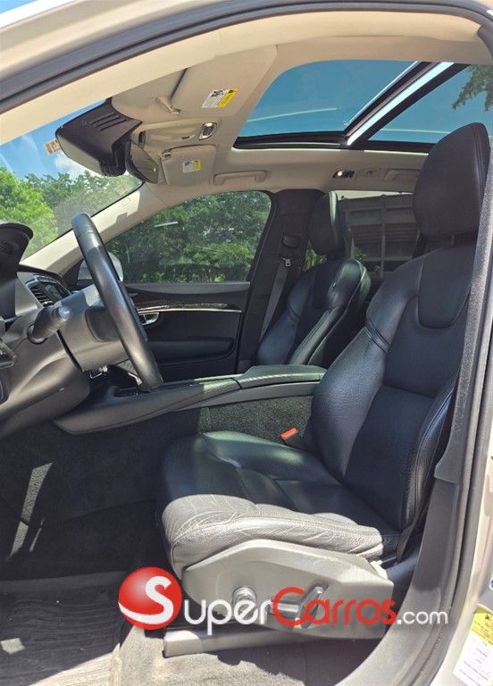 2018 Volvo XC90 Momentum T6 — foto 8 / 12