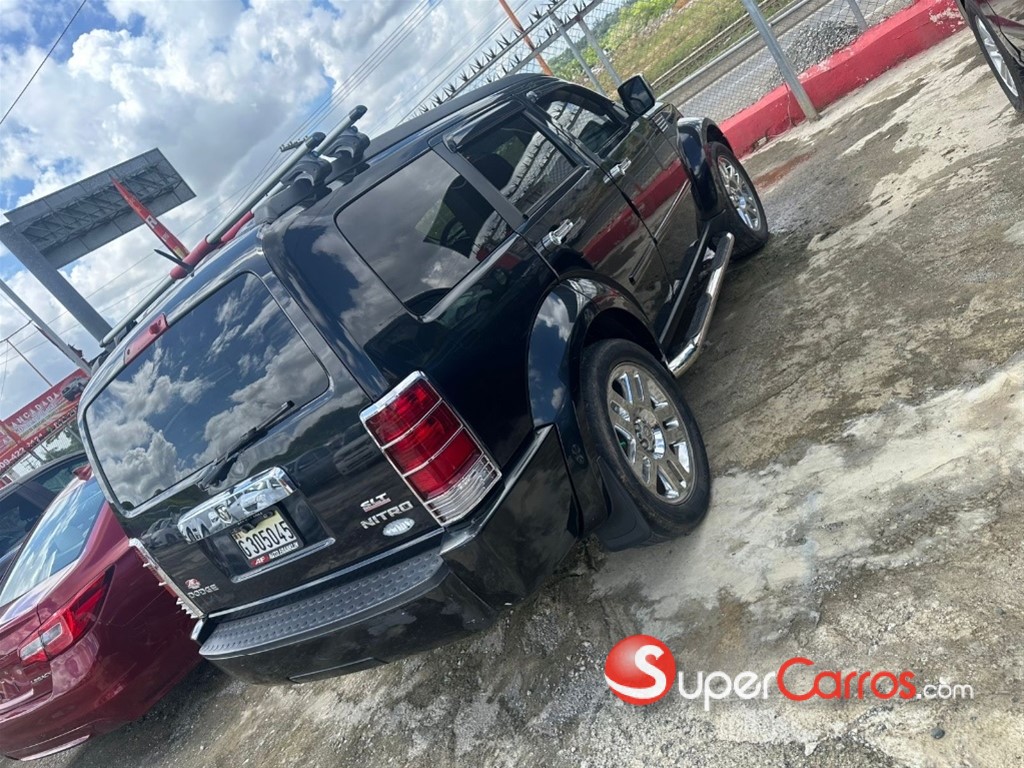 2011 Dodge Nitro — foto 2 / 7