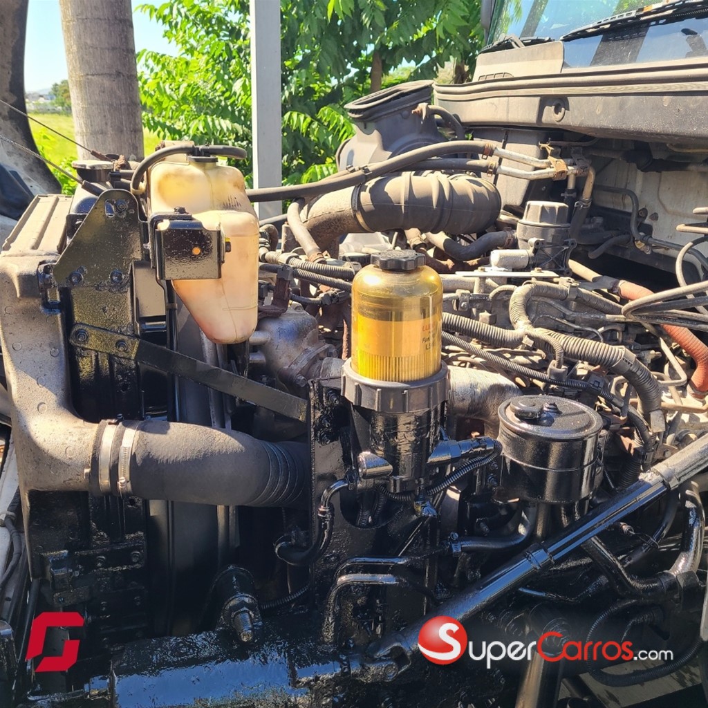 2013 Hino 338 — foto 6 / 7