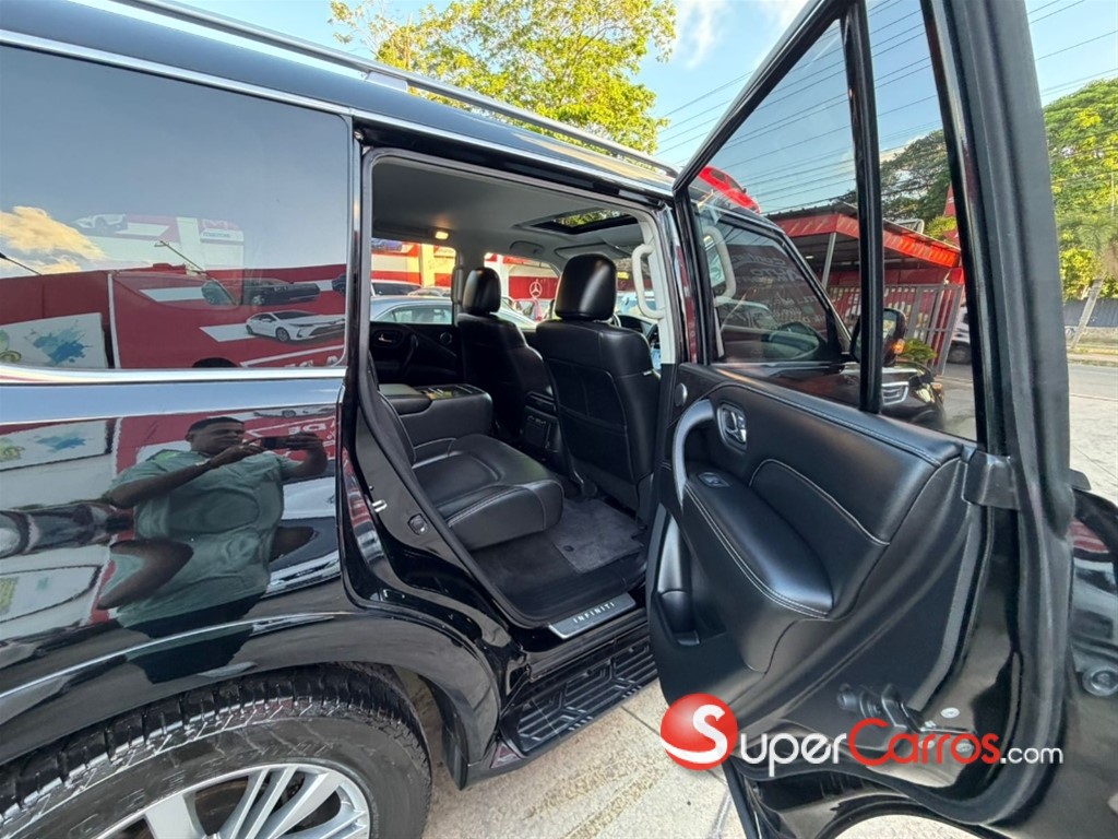 2020 Infiniti QX-80 — foto 7 / 10