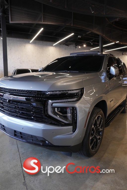 2025 Chevrolet Tahoe RST — foto 2 / 12