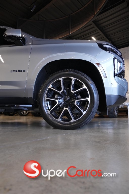 2025 Chevrolet Tahoe RST — foto 4 / 12